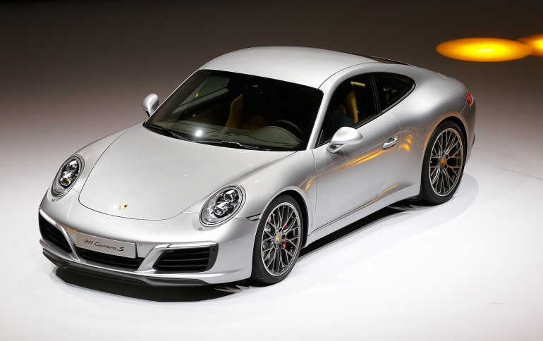 Bloomberg назвал Porsche 911 самой прибыльной машиной года