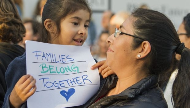 Более 500 детей мигрантов после указа Трампа в США вернули родителям
