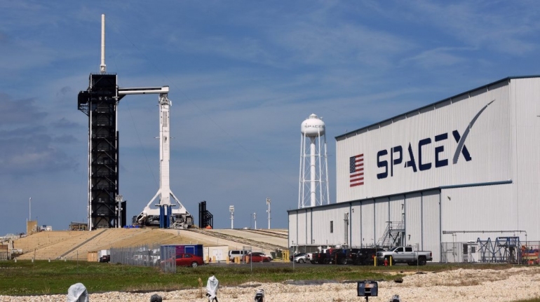 SpaceX are echipajul stabilit pentru primul zbor spațial civil din istorie. Cine sunt cei care vor urca la bord