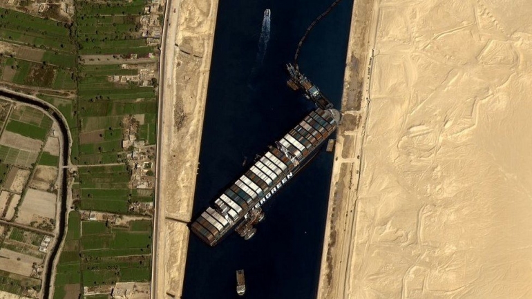 Blocajul din Canalul Suez ar fi provocat pagube de 1 miliard de dolari