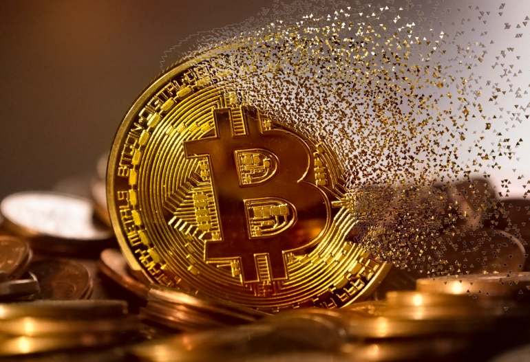 Bitcoin a coborât sub 25.000 de dolari, cel mai scăzut preț de după decembrie 