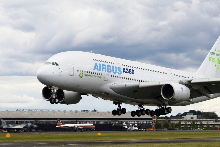 Airbus vrea să angajeze peste 13.000 de persoane
