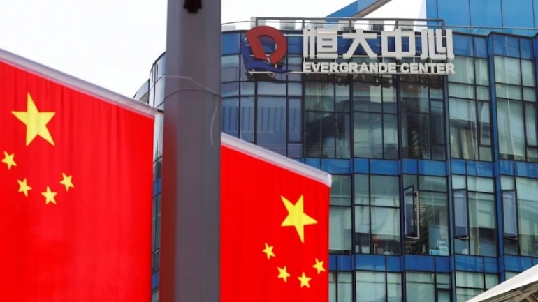 Evergrande все. Один из крупнейших китайских девелоперов, который стал олицетворением кризиса недвижимости в Поднебесной, подал на банкротство в США. 