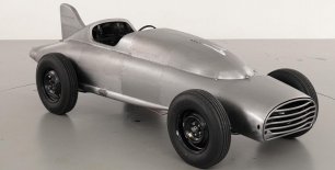 Этот уникальный гоночный автомобиль, известный как Toyota Toyopet Racer, снова ожил спустя 72 года.