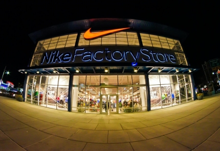 Nike va ieşi complet de pe piaţa din Rusia