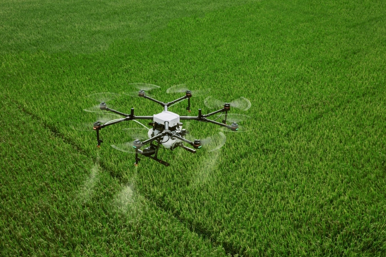 Dronele pot ajuta fermierii moldoveni să economisească până la 150 de euro pe hectar