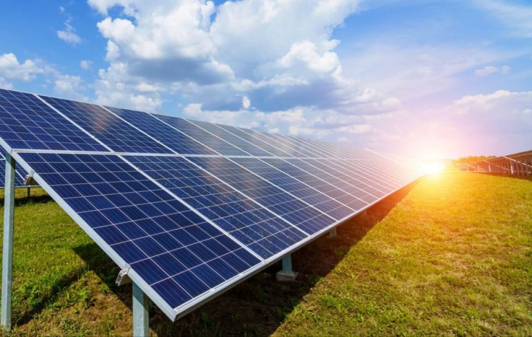 Pe 10 ianuarie, guvernul a aprobat o limită de capacitate pentru panourile solare de 100 MW